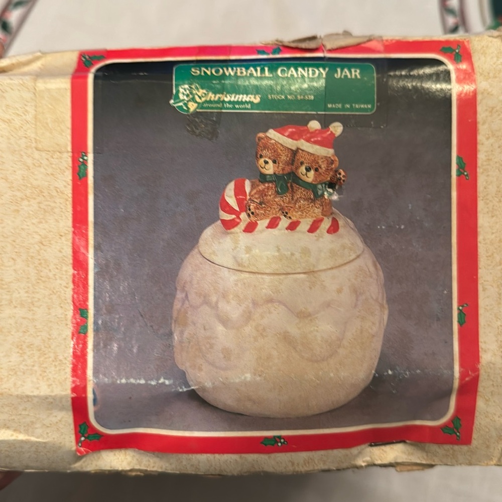 Vintage Christmas around the world snowball candy jar made in Taiwan 54-539
